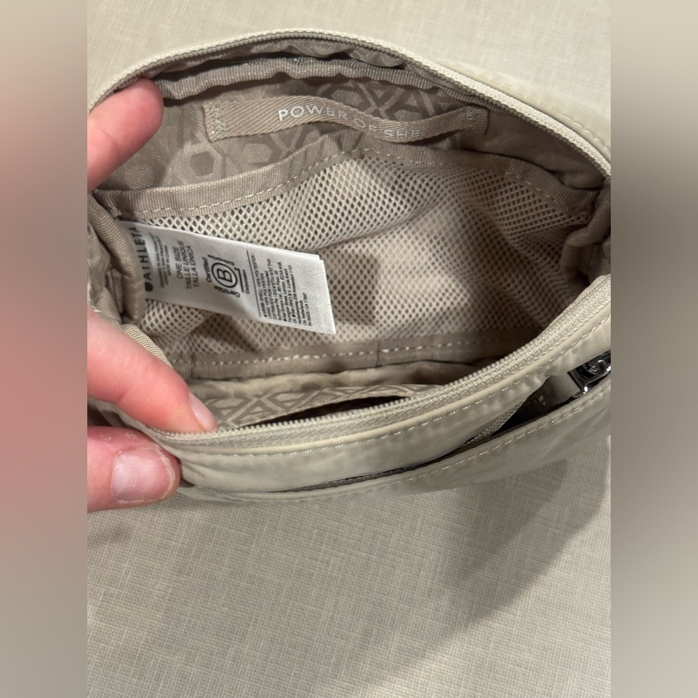 Athleta Light Gray Crossbody Bag - Picture 5 of 6